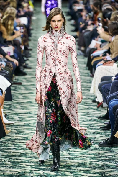 Look 1